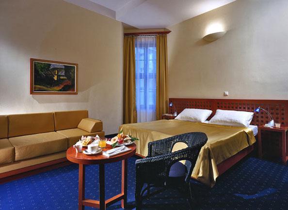 Domina Inn Fiesta - Budapest Habitación foto